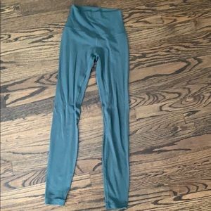 lululemon aqua marine green aligns size 2 28”